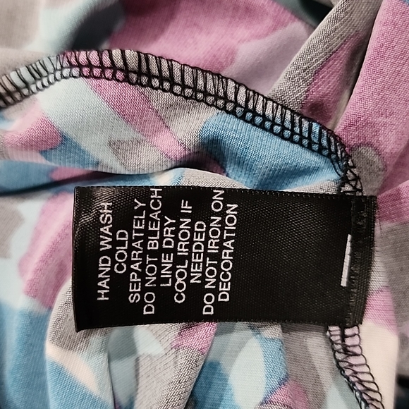 NWOT women plus 30/32 blouse - Picture 8 of 8